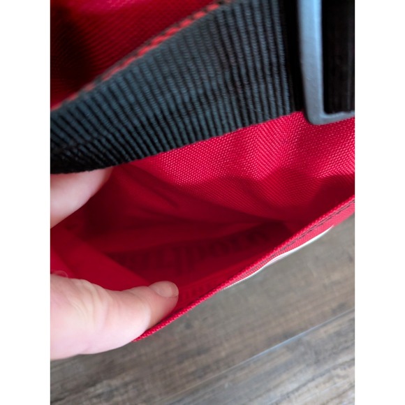 Vintage 90s Marlboro Adventure Team Duffle Bag Red Black Travel Gym Gear Large - Picture 10 of 16